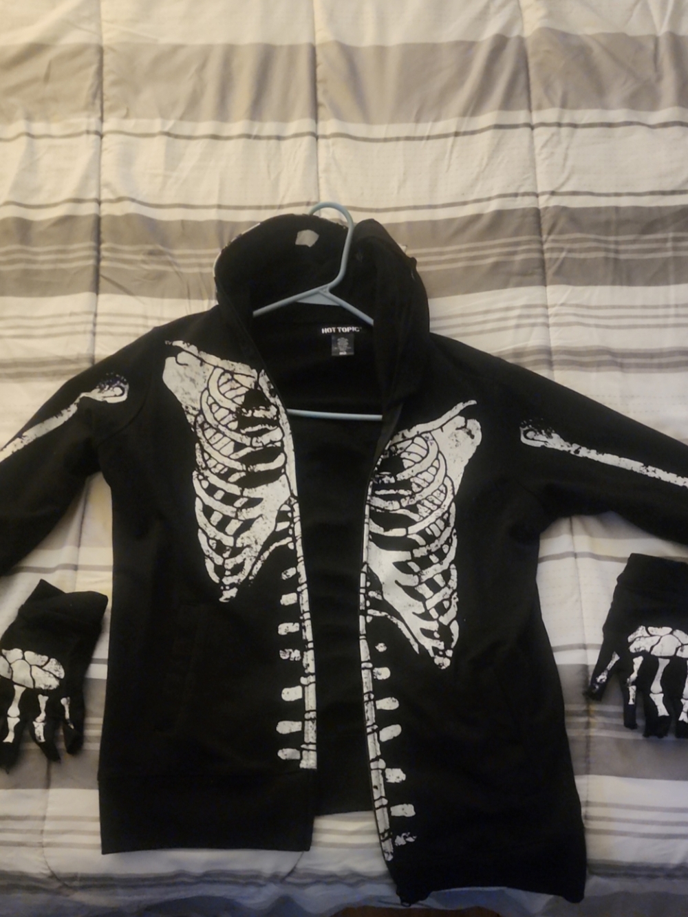 Hot Topic Skeleton Zip Hoodie with Matching Gloves - Black & White